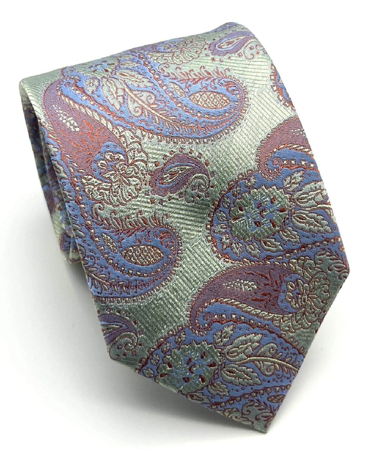 Elevate Your Look: Premium Silk Tie for Business & Special Events.